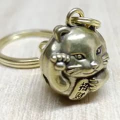 K75 招き猫の鈴 🐱 真鍮製ネコベル／ブラスリング 開運・招財・金運上昇・縁起物　ゆらゆら可愛い鈴チャーム キーホルダーにも◎