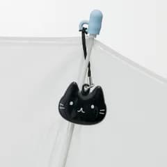 傘マグネットストラップ ねこっと 傘 固定 磁石 （ かさストッパー レイングッズ 目印 しるし 滑り止め 盗難防止 ストッパー 傘ホルダー シリコン製 ビニール傘 カサ かさ ネコ ねこ 猫 ）)