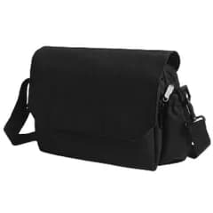 [CARRY ALL BEFORE ONE] 多機能 ショルダーバッグ メッセンジャーバッグ 肩掛け 斜め掛け ワンショルダー ダブルジッパー キーチェーン 引っ掛けバンド 軽量 撥水 防傷加工 ユニセックス ブラック M [ブラック] [M]