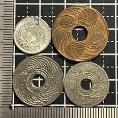 【古銭まとめ】タイ王国 穴あき旧流通貨幣 4枚セット センとサタン 渦巻き唐草紋 銅貨＋白色合金3枚 東南アジア古銭の比較を楽しむコレクション 外国コイン 管理番号963