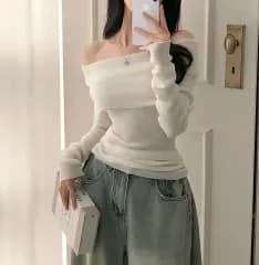 新品 オフショルダー 長袖ニット アイボリー