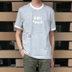 【2026春夏物モデル】AMI PARIS アミ パリス グレー コットン Ami De Coeur ニットパッチ Tシャツ UTS371.724 オーガニックコットン 半袖 Tシャツ ロゴ 刺繍 カットソー メンズ  A079  グレー