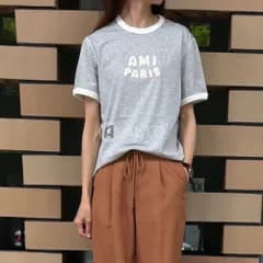 【2026春夏物モデル】AMI PARIS アミ パリス グレー コットン Ami De Coeur ニットパッチ Tシャツ UTS371.724 オーガニックコットン 半袖 Tシャツ ロゴ 刺繍 カットソー レディース  A079  グレー