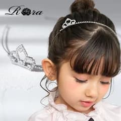 ☆ Rora レイナ カチューシャ Rora カチューシャ ヘアアクセサリー 髪飾り ヘッドドレス 子供 女の子 可愛い おしゃれ シルバー キラキラ 王冠 ラインストーン 発表会 入園式 卒園式 入学式 子ども用アクセサリー ヘアアレンジ ヘアーアクセサリー