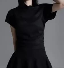 黒色シャーリングタートルネック