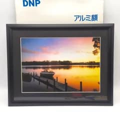 DNP・アルミ額縁・ルックmildⅡ・A4・ブラック・Vカット台紙・No.260424-23・梱包サイズ80