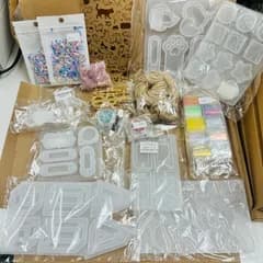19点セット レジン モールド  シリコンモールド シャカシャカ キーホルダー パーツ 封入素材 まとめ売り