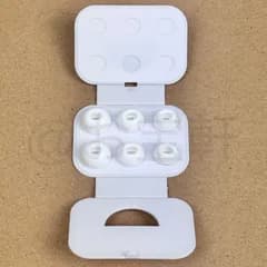 新品・未使用　AirPods Pro 用　イヤーチップ　シリコン 製　6個入り（S/ M/ Lサイズ各1ペア）第1世代/ 第2世代 対応　エアーポッズ プロ　交換用　イヤーピース　完全フィット　滑り止め　防塵　メンズ　レディース（純正品質）