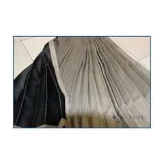トラックカーテン 仮眠カーテン 表ベージュ 裏黒 巾２４０ｘ９０cm２枚入り プリーツ 日本製 遮光率99 99％