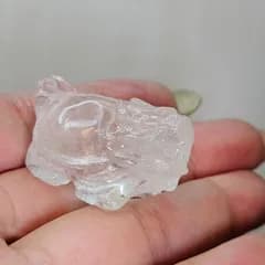 虹入り水晶✨ロングイ✨カービング✨