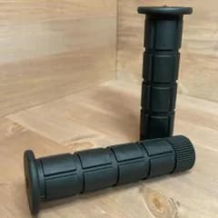 自転車 グリップ ラバー 22.2mm スライドオン 肉厚 125mm MTB クロスバイク BMX ママチャリ 街乗り 振動吸収 滑りにくい 握りやすい カスタム パーツ ハンドルグリップ 多色展開 新品 未使用